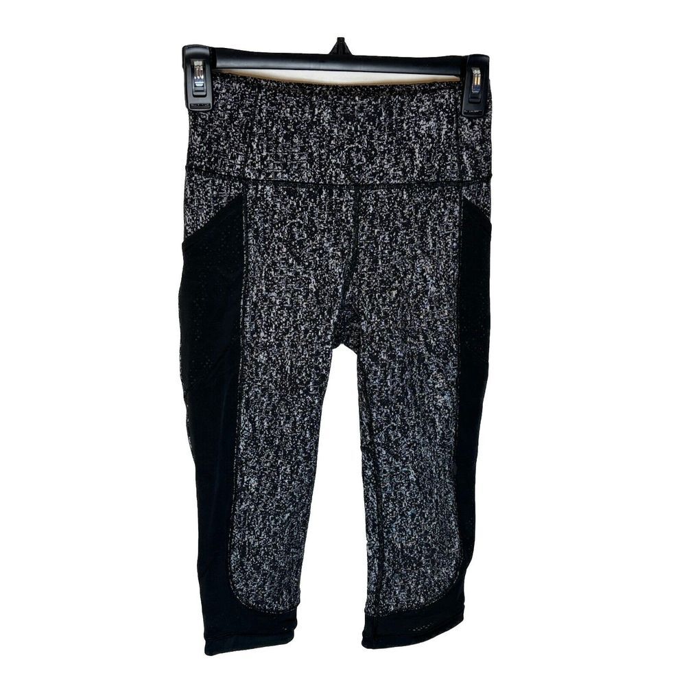 Lululemon Fit Physique Crop Luon Suited Jacquard Black White, Size 4‎